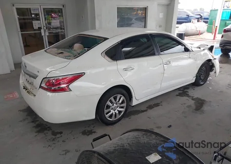 2015 Nissan Altima 2.5 S из США, поврежденный, VIN 1N4AL3AP6FC284370